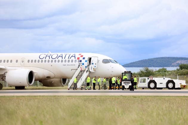 Croatia Airlines A220 suffers runway excursion during aborted take-off at Split An Airbus A220-300 operated by Croatia Airlines veered off the runway and onto a grassy area during an aborted takeoff at Airport in Split, Croatia on May 16, 2026. The aircraft sustained damage after striking a marker board and runway edge lights. All passengers and crew members were safely evacuated, and no injuries were reported.  IvanaxIvanovic PIXSELL