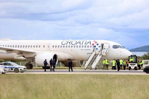 Croatia Airlines A220 suffers runway excursion during aborted take-off at Split An Airbus A220-300 operated by Croatia Airlines veered off the runway and onto a grassy area during an aborted takeoff at Airport in Split, Croatia on May 16, 2026. The aircraft sustained damage after striking a marker board and runway edge lights. All passengers and crew members were safely evacuated, and no injuries were reported.  IvanaxIvanovic PIXSELL
