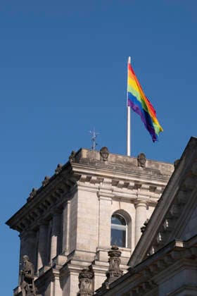 To mark the International Day against Homophobia, the rainbow flag was raised on the Reichstag building in Berlin on Sunday 17 May 2026 The 17 May stands internationally for the fight against d Copyright: epd-bild RolfxZoellner epd-Regenbogenfahne_Reichstag6-kopieren