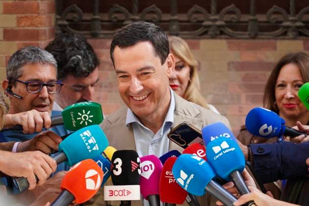 17M Moreno will vote this Sunday in Malaga, Montero and Maíllo in Seville, Gavira and Garcia in the province of Cadiz The PP A candidate for re-election as head of the Junta, Juanma Moreno, attends the media after voting at the Sagrado Corazón de Jesús school in Malaga A May 17, 2026 in Malaga, Andalucía Spain The candidates for the Presidency of the Andalusian Regional Government of the main parties and coalitions running in the regional elections of this Sunday, May 17 will be distributed in different parts of the community to exercise their right to vote 17 MAY 2026 Á Malaga , Andalucia Malaga , Andalucia Espana  Copyright: xÃlexxZeax 7528817