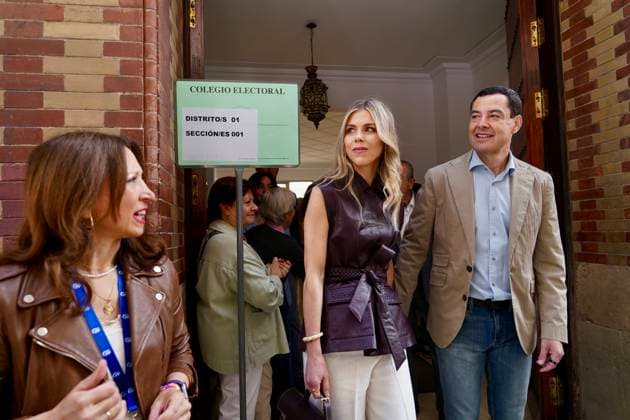 17M Moreno will vote this Sunday in Malaga, Montero and Maíllo in Seville, Gavira and Garcia in the province of Cadiz The PP A candidate for re-election as head of the Junta, Juanma Moreno, accompanied by his wife, Manuela Villena Lopez after voting at the Sagrado Corazon de Jesus school in Malaga A May 17, 2026 in Malaga, Andalucía Spain The candidates for the Presidency of the Andalusian Regional Government of the main parties and coalitions running in the regional elections of this Sunday, May 17, will be distributed in different parts of the community to exercise their right to vote 17 MAY 2026 Á Malaga , Andalucia Malaga , Andalucia Espana Copyright: xÃlexxZeax 7528840