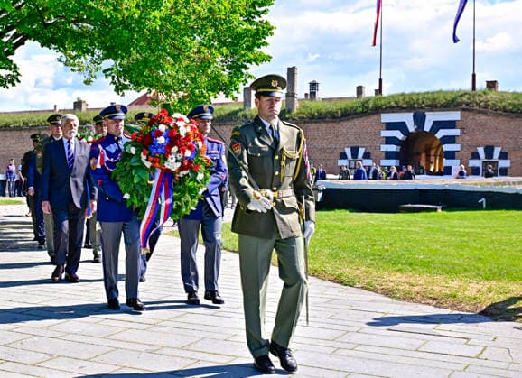 Commemorative gathering on victims of Nazi persecution on the occasion of the 81st anniversary of liberation took place at the Terezin Memorial, in Terezin, Czech Republic, on May 17, 2026. Czech President Petr Pavel, left, comes to lay a wreath. (CTKxPhoto OndrejxHajek) CTKPhotoP2026051702383  CTKPhotoP2026051702383
