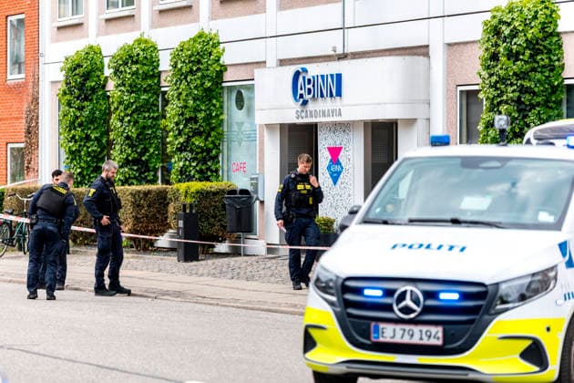 DENMARK Police have fired shots at a man with a knife near Forum The police have fired shots at a man with a knife near Forum in Copenhagen, Sunday, May 17, 2026 In connection with a report about a man with a knife around Forum, a police patrol fired shots at the man with the knife The man was hit in the leg and has been take  Copyright: StevenxKnap StevenxKnapx spdk20260517-121327-L