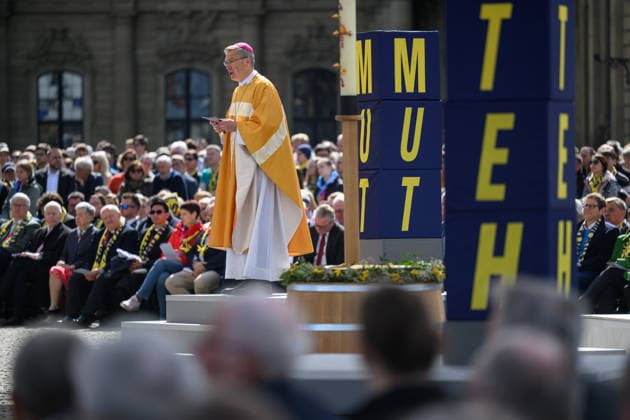 The 104th German Catholic Convention in Wuerzburg ended on Sunday 17 May 2026 with a closing service on the Residenzplatz Photo Bishop Heiner Wilmer, Chairman of the German Catholic Bishops Conferen Copyright: epd-bild DanielxPeter epd-Katholikentag_Wuerzburg200-kopieren