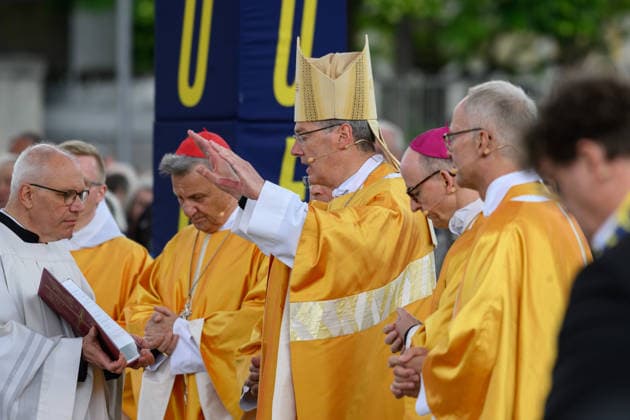 The 104th German Catholic Convention in Wuerzburg came to an end on Sunday 17 May 2026 with a closing service on the Residenzplatz Photo Bishop Heiner Wilmer M , Chairman of the Catholic German Copyright: epd-bild DanielxPeter epd-Katholikentag_Wuerzburg203-kopieren