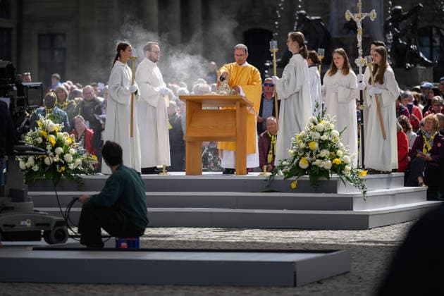The 104th German Catholic Convention in Wuerzburg came to an end on Sunday 17 05 2026 with a closing service on Residenzplatz Photo Deacon Manfred Mueller Müller Tens of thousands of participants have attended the Christian gathering since Wednesday e Copyright: epd-bild DanielxPeter epd-Katholikentag_Wuerzburg208-kopieren