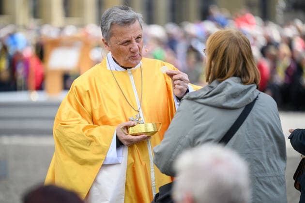 The 104th German Catholic Day in Wuerzburg ended with a closing service on Sunday 17 May 2026 on Residenzplatz Photo Mario Cardinal Grech, Secretary General of the Synod of Bishops, di Copyright: epd-bild DanielxPeter epd-Katholikentag_Wuerzburg213-kopieren