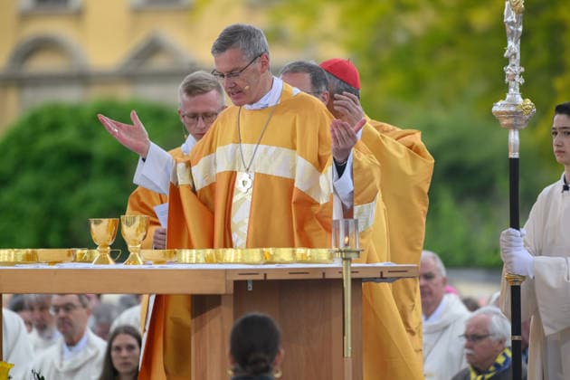 The 104th German Catholic Convention in Wuerzburg ended on Sunday 17 May 2026 with a closing service on Residenzplatz Photo Bishop Heiner Wilmer, Chairman of the German Catholic Bishops Conference D Copyright: epd-bild DanielxPeter 260517_abschlussgottedienst_katholikentag_dsc_6141