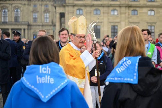 The 104th German Catholic Convention in Wuerzburg ended on Sunday 17 May 2026 with a closing service on Residenzplatz Photo Bishop Heiner Wilmer, Chairman of the German Catholic Bishops Conference D Copyright: epd-bild DanielxPeter 260517_abschlussgottedienst_katholikentag_dsc_6416
