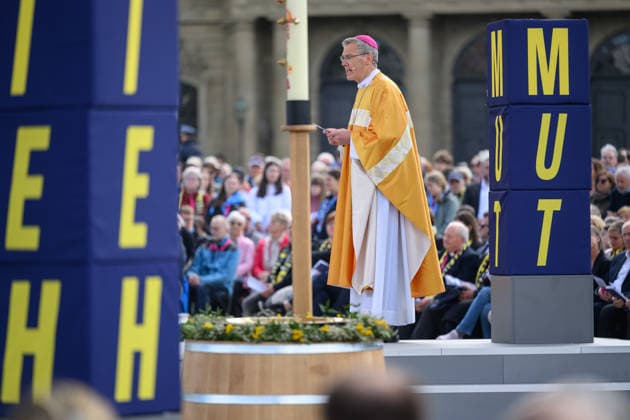 The 104th German Catholic Convention in Wuerzburg ended on Sunday 17 May 2026 with a closing service on Residenzplatz Photo Bishop Heiner Wilmer, Chairman of the German Catholic Bishops Conference D Copyright: epd-bild DanielxPeter 260517_abschlussgottedienst_katholikentag_dsc_6067