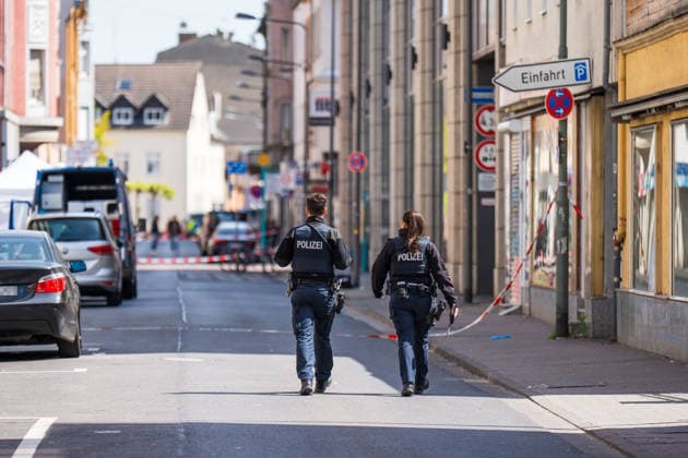 19-year-old man found dead in front of parking garage Criminal police investigating homicide On 17 May 2026, a 19-year-old man was found dead in front of the entrance to a parking garage in Emerich Josef Strasse in Frankfur