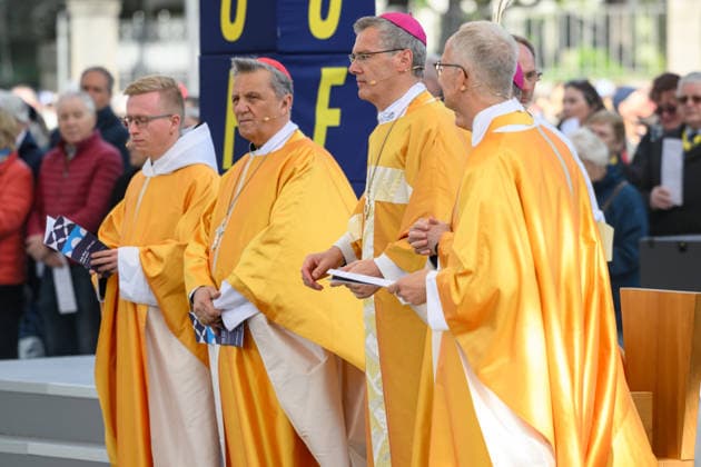 The 104th German Catholic Convention in Würzburg ended on Sunday 17 May 2026 with a closing service on Residenzplatz P Copyright: epd-bild DanielxPeter 260517_abschlussgottedienst_katholikentag_dsc_5865