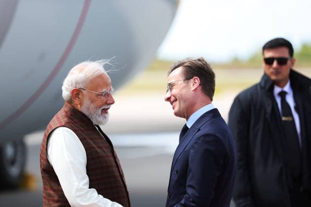 GÖTEBORG, SWEDEN 20260517 Prime Minister Ulf Kristersson M welcomes Indian Prime Minister Narendra Modi at Landvetter The leaders will have bilateral meetings and participate in discussions with European business leaders on innovation and trade, in Gothenburg, Sweden, Sunday, May 17, 2026 GÖTEBORG SWEDEN x9200x  Copyright: xAdamxIhse TTx MODI I GÖTEBORG KmqBDuDmGdA
