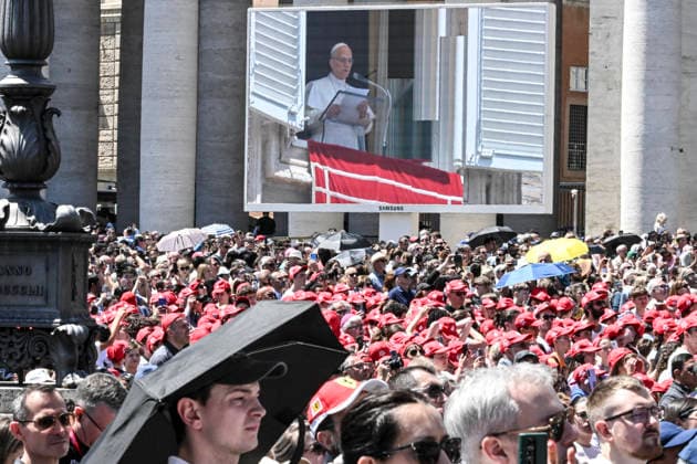 May 17, 2026, Vatican City, Vatican City: Pope Leo XIV leads his Regina Coeli prayer from the window of his office overlooking Saint Peter s Square, Vatican City, 17 May 2026. ANSA RICCARDO ANTIMIANI Vatican City Vatican City  - ZUMAa110 20260517_zaf_a110_008 Copyright: xRiccardoxAntimianix