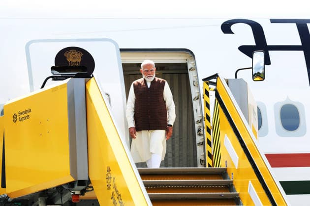 Indian Prime Minister Narendra Modi lands at Landvetter airport The Swedish Prime Minister and the Indian Prime Minister will hold bilateral meetings and participate in discussions with European business leaders on innovation and trade, in Gothenburg, Sweden, Sunday, May 17, 2026 GOTHENBURG SWEDEN x9200x  Copyright: xAdamxIhse TTx MODI IN GOTHENBURG NdEmbrvThlo