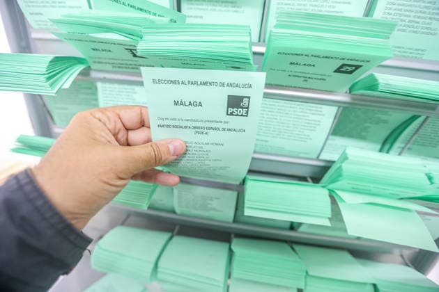 May 17, 2026: May 17, 2026 (Malaga) Details reason for the autonomous elections of Andalusia  - ZUMAc161 20260517_zap_c161_010 Copyright: xLorenzoxCarnerox