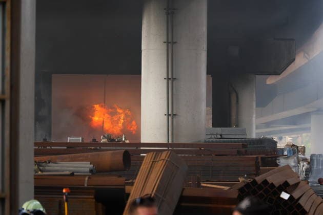 RUSSIA, MOSCOW - MAY 17, 2026: A fire breaks out near Cherkizovskaya station of the Moscow Metro. Sergei Shakhidzhanyan TASS  92629405