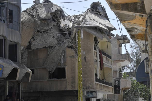 Israeli forces targets Tyre violating the ceasefire TYRE, LEBANON - MAY 17: A view of a damaged building as the Israeli army carried out an attack violating the ceasefire on the city of Tyre in southern Lebanon, on May 17, 2026. Houssam Shbaro Anadolu Tyre Lebanon. Editorial use only. Please get in touch for any other usage.  Copyright: x2026xAnadoluxHoussamxShbarox
