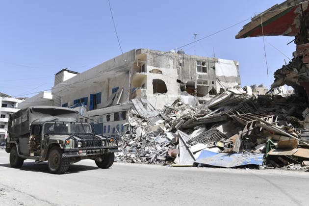 Israeli forces targets Tyre violating the ceasefire TYRE, LEBANON - MAY 17: A view of the damaged buildings as the Israeli army carried out an attack violating the ceasefire on the city of Tyre in southern Lebanon, on May 17, 2026. Houssam Shbaro Anadolu Tyre Lebanon. Editorial use only. Please get in touch for any other usage.  Copyright: x2026xAnadoluxHoussamxShbarox