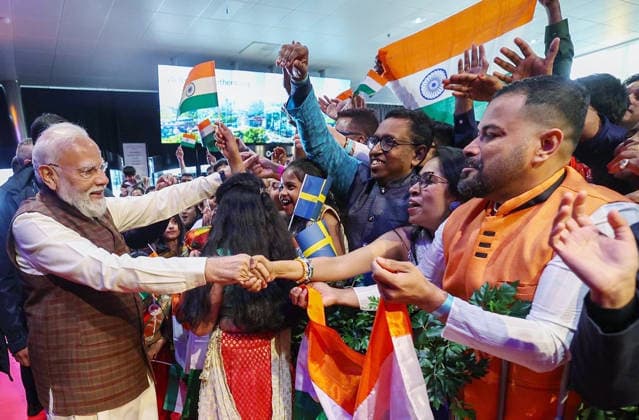RECORD DATE NOT STATED PM Modi arrives to a warm welcome in Sweden Gothenburg Sweden , May 17 (ANI): Prime Minister Narendra Modi witnesses a reception by the Indian diaspora, in Gothenburg on Sunday. Sweden Prime Minister Ulf Kristersson also present. (@MEAIndia X ANI Photo) Gothenburg Sweden Copyright: xANIx ANI_20260517409