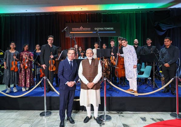 RECORD DATE NOT STATED PM Modi arrives to a warm welcome in Sweden Gothenburg Sweden , May 17 (ANI): Prime Minister Narendra Modi witnesses a cultural performance during his reception by the Indian diaspora, in Gothenburg on Sunday. Sweden Prime Minister Ulf Kristersson also present. (@MEAIndia X ANI Photo) Gothenburg Sweden Copyright: xANIx ANI_20260517411