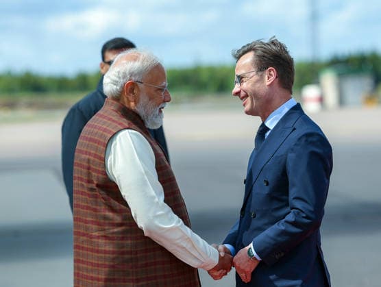 PM Modi arrives in Sweden Gothenburg Sweden , May 17 (ANI): Sweden Prime Ulf Minister Kristersson receives Prime Minister Narendra Modi at Gothenburg airport, in Gothenburg on Sunday. (Narendra Modi Photo gallery ANI Photo) Gothenburg Sweden Copyright: xANIx ANI_20260517427