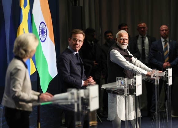 GÖTEBORG, SWEDEN 20260517 EU Commission President Ursula von der Leyen, Swedish Prime Minister Ulf Kristersson M , and Indian Prime Minister Narendra Modi, during a press briefing in Gothenburg, Sweden, Sunday, May 17, 2026 GÖTEBORG SWEDEN x9200x  Copyright: xAdamxIhse TTx MODI I GÖTEBORG haDe04hfe4o