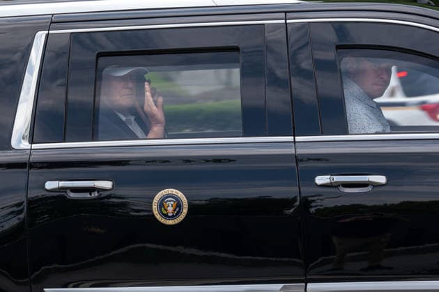 May 17, 2026, Washington, Dc, United States: President DONALD TRUMP departs the White House for his golf course in Virginia on May 17, 2026. Washington United States - ZUMAl312 20260517_znp_l312_016 Copyright: xAndrewxLeydenx