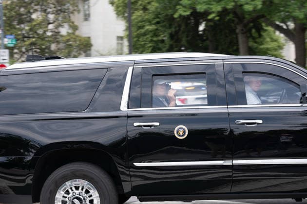 May 17, 2026, Washington, Dc, United States: President DONALD TRUMP departs the White House for his golf course in Virginia on May 17, 2026. Washington United States - ZUMAl312 20260517_znp_l312_018 Copyright: xAndrewxLeydenx