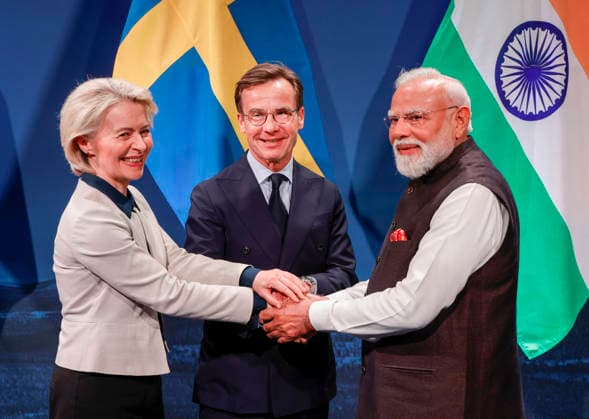 GÖTEBORG, SWEDEN 20260517 European Commission President Ursula von der Leyen, Swedish Prime Minister Ulf Kristersson M , and Indian Prime Minister Narendra Modi, after a press briefing in Gothenburg, Sweden, Sunday, May 17, 2026 Indian Prime Minister here for bilateral meetings with government and business leaders GÖTEBORG SWEDEN x9200x  Copyright: xAdamxIhse TTx MODI I GÖTEBORG qEXZbJzIk6U