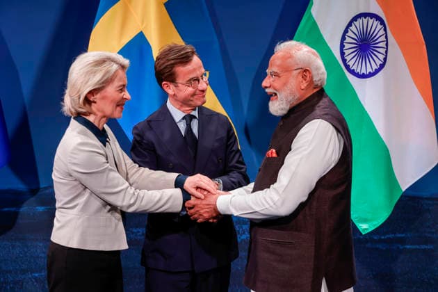 GÖTEBORG, SWEDEN 20260517 European Commission President Ursula von der Leyen, Swedish Prime Minister Ulf Kristersson M , and Indian Prime Minister Narendra Modi, after a press briefing in Gothenburg, Sweden, Sunday, May 17, 2026 Indian Prime Minister here for bilateral meetings with government and business leaders GÖTEBORG SWEDEN x9200x  Copyright: xAdamxIhse TTx MODI I GÖTEBORG vz_RvTgNk_Y
