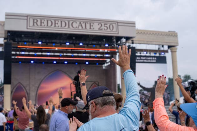 May 17, 2026, Washington, Dc, United States: Rededicate 250: A National Jubilee of Prayer, Praise & Thanksgiving is taking place on the National Mall on May 17, 2026. Washington United States - ZUMAl312 20260517_znp_l312_006 Copyright: xAndrewxLeydenx