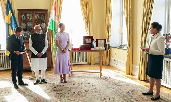 RECORD DATE NOT STATED PM Modi being conferred with Sweden s Royal Order of Polar Star Gothenburg Sweden , May 17 (ANI): Prime Minister Narendra Modi being conferred with Sweden s Royal Order of Polar Star, the highest honour awarded to a Head of Government by the Scandinavian nation, in Gothenburg on Sunday. Prime Minister of Sweden, Ulf Kristersson also present. (DD ANI Video Grab) Gothenburg Sweden Copyright: xANIx ANI_20260517507