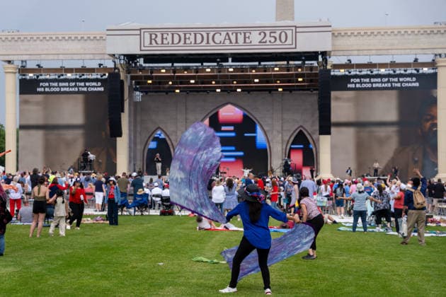 May 17, 2026, Washington, Dc, United States: Rededicate 250: A National Jubilee of Prayer, Praise & Thanksgiving is taking place on the National Mall on May 17, 2026. Washington United States - ZUMAl312 20260517_znp_l312_003 Copyright: xAndrewxLeydenx