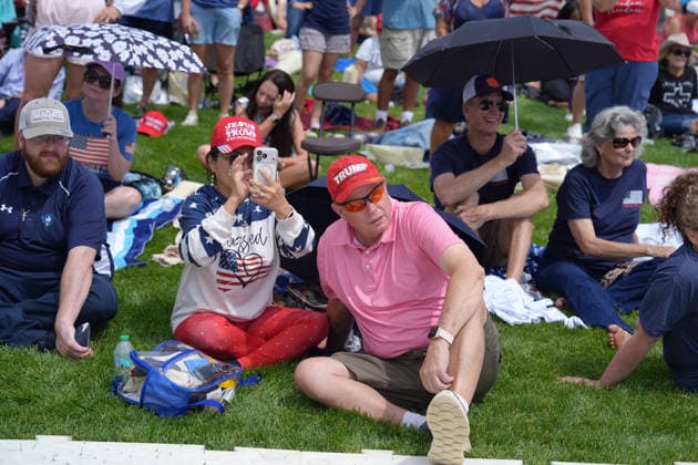 People participate in the prayer festival in Washington, D.C. USA 17 May 2026. The event, called Rededicating the 250th Anniversary: ??A National Jubilee of Prayer, Praise, and Thanksgiving, is part of a series of celebrations commemorating the 250th anniversary of the United States, which falls on July 4th. Trump endorses Christian prayer festival taking place this Sunday in Washington !ACHTUNG: NUR REDAKTIONELLE NUTZUNG!  Copyright: xOctavioxGuzmánx AME2455 20260517-55020315833_1