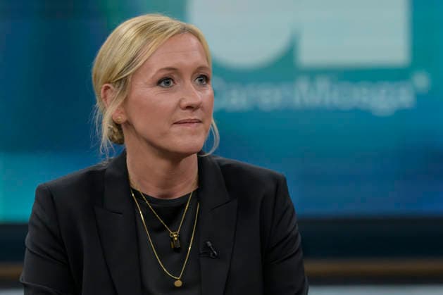 in the picture from left Melanie Baum, entrepreneur, Managing Director Baum Zerspanungstechnik, GER, Berlin, Studio, guest of Caren Miosga, Polittalk, TV, format, recording, Das Erste, from Adlershof at Studio 20, topic Copyright: HMBxMedia UwexKoch