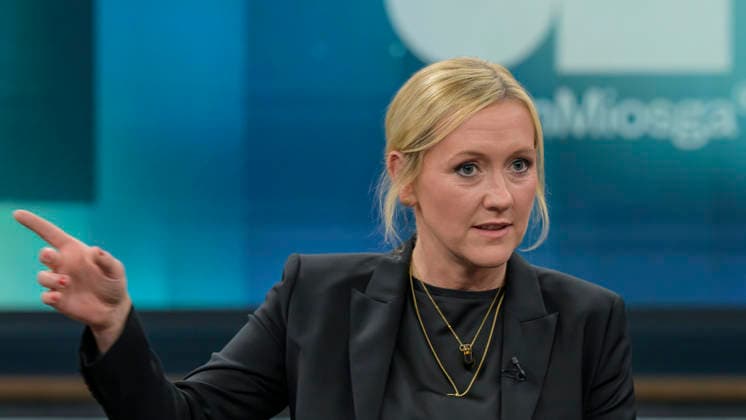 in the picture from left Melanie Baum, entrepreneur, Managing Director Baum Zerspanungstechnik, GER, Berlin, Studio, guest of Caren Miosga, Polittalk, TV, format, recording, Das Erste, from Adlershof at Studio 20, topic Copyright: HMBxMedia UwexKoch