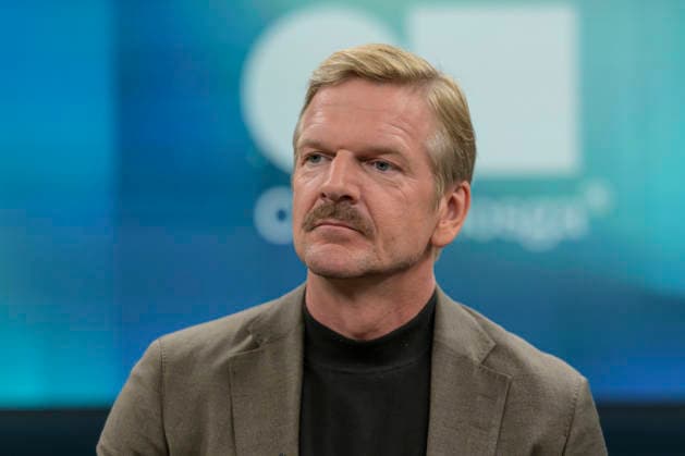 in the picture from l Gordon Repinski, Editor-in-Chief POLITICO Germany, GER, Berlin, Studio, guest of Caren Miosga, Polittalk, TV, format, recording, Das Erste, from Adlershof at Studio 20, topic Copyright: HMBxMedia UwexKoch