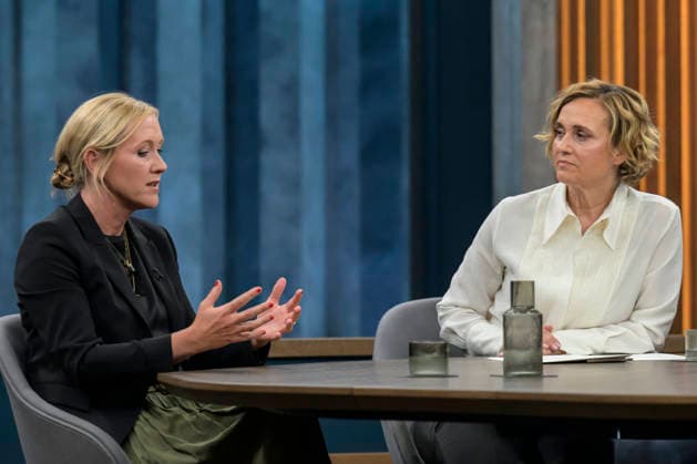 in the picture from l Melanie Baum, entrepreneur, Managing Director Baum Zerspanungstechnik, Caren Miosga, GER, Berlin, Studio, guest of Caren Miosga, Polittalk, TV, format, recording, Das Erste, recorded, from Adlershof at Studio 20, topic Kriegt die Regierung die Kurve, Mr. Söder 17 05 2026, Copyright: HMBxMedia UwexKoch
