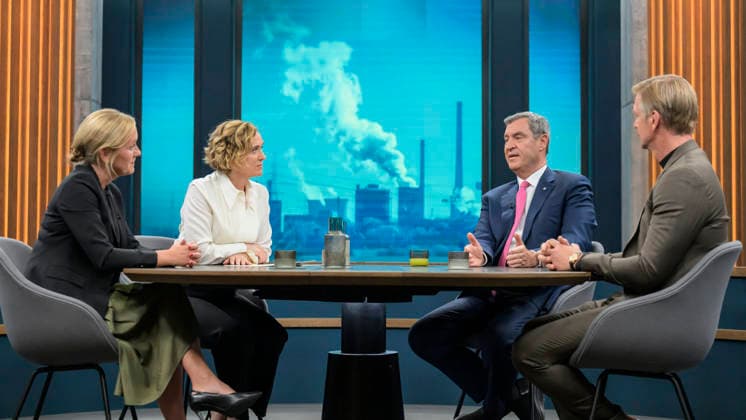 in the picture from left Melanie Baum, entrepreneur, Managing Director Baum Zerspanungstechnik, Caren Miosga, Markus Söder, Prime Minister of Bavaria, CSU, Gordon Repinski, Editor-in-Chief POLITICO Germany, GER, Berlin, Studio, guest of Caren Miosga, Polittalk, TV, format, recording, recorded, Das Erste, from Adlershof at Studio 20, t Copyright: HMBxMedia UwexKoch
