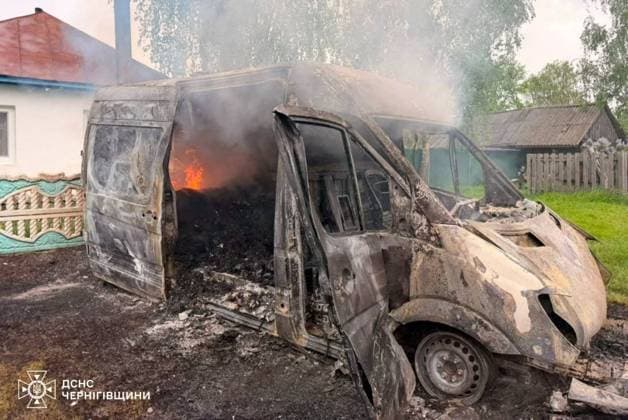 Russian attack on Ukraine s Chernihiv CHERNIHIV, UKRAINE - MAY 18: (----EDITORIAL USE ONLY - MANDATORY CREDIT - STATE EMERGENCY SERVICE OF UKRAINE HANDOUT - NO MARKETING NO ADVERTISING CAMPAIGNS - DISTRIBUTED AS A SERVICE TO CLIENTS----) Vehicles catch on fire following the Russian attack on Chernihiv, Ukraine on May 18, 2026. While residential buildings were damaged, emergency services units operated at the scene, eliminating the consequences of the attacks and providing necessary assistance to the population. State Emergency Service of Ukraine Anadolu Chernihiv Ukraine. Editorial use only. Please get in touch for any other usage.  Copyright: x2026xAnadoluxStatexEmergencyxServicexofxUkrainex