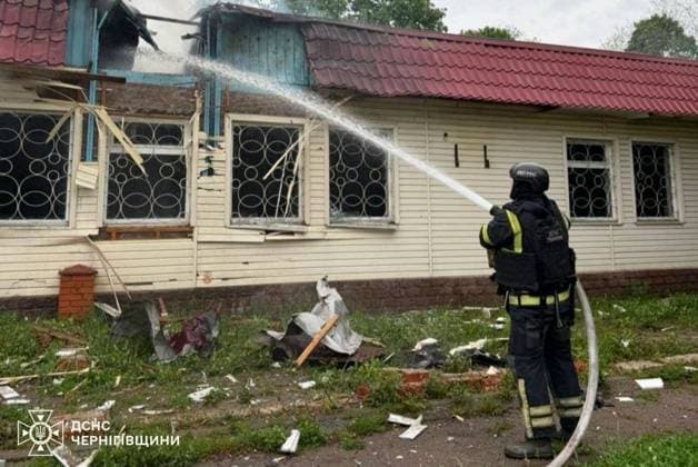 Russian attack on Ukraine s Chernihiv CHERNIHIV, UKRAINE - MAY 18: (----EDITORIAL USE ONLY - MANDATORY CREDIT - STATE EMERGENCY SERVICE OF UKRAINE HANDOUT - NO MARKETING NO ADVERTISING CAMPAIGNS - DISTRIBUTED AS A SERVICE TO CLIENTS----) Firefighting teams on the scene following the Russian attack on Chernihiv, Ukraine on May 18, 2026. While residential buildings were damaged, emergency services units operated at the scene, eliminating the consequences of the attacks and providing necessary assistance to the population. State Emergency Service of Ukraine Anadolu Chernihiv Ukraine. Editorial use only. Please get in touch for any other usage.  Copyright: x2026xAnadoluxStatexEmergencyxServicexofxUkrainex
