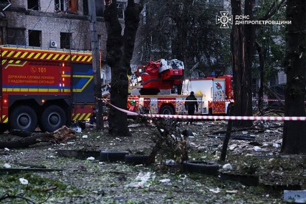 Aftermath of Russian attack in Dnipropetrovsk DNIPROPETROVSK, UKRAINE - MAY 18: (----EDITORIAL USE ONLY - MANDATORY CREDIT - STATE EMERGENCY SERVICE OF UKRAINE HANDOUT - NO MARKETING NO ADVERTISING CAMPAIGNS - DISTRIBUTED AS A SERVICE TO CLIENTS----) Firefighters work at the area after a Russian attack as the buildings, private homes, businesses, and vehicles are damaged in Dnipropetrovsk, Ukraine on May 18, 2026. 26 people, including 2 children, were injured after the attack. State Emergency Service of Ukraine Anadolu Dnipropetrovsk Ukraine. Editorial use only. Please get in touch for any other usage.  Copyright: x2026xAnadoluxStatexEmergencyxServicexofxUkrainex