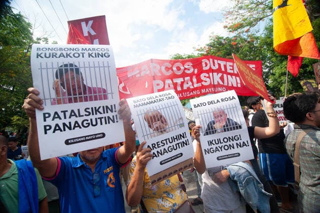 May 18, 2026, Pasay, Metro Manila, Philippines: Protesters hold up signs calling for the conviction of Senator Dela Rosa. Pasay Philippines - ZUMAy102 20260518_zip_y102_008 Copyright: xKenosisxYapx