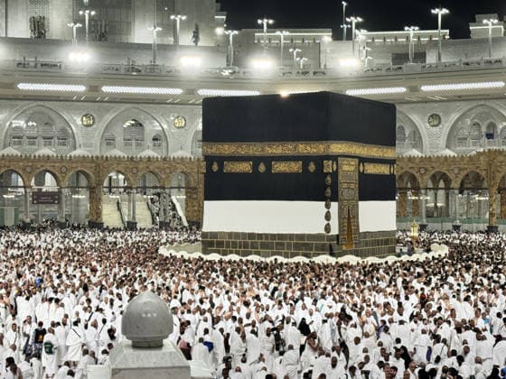 Muslim pilgrims gather at Masjid al-Haram ahead of Hajj MECCA, SAUDI ARABIA - MAY 17: A view of Masjid al-Haram as Muslim pilgrims from various countries around the world who come to perform the Hajj spend their days visiting the holy sites in Mecca while performing their religious duties in Mecca, Saudi Arabia on May 17, 2026. Ali Atmaca Anadolu Mecca Saudi Arabia. Editorial use only. Please get in touch for any other usage.  Copyright: x2026xAnadoluxAlixAtmacax