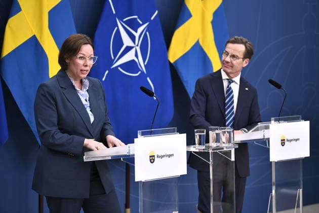 STOCKHOLM, SWEDEN 20260518 Prime Minister Ulf Kristersson M and Minister for Foreign Affairs Maria Malmer Stenergard M , during a press briefing ahead of the NATO foreign ministers meeting in Helsingborg on May 21-22 STOCKHOLM SWEDEN x12060x  Copyright: xLarsxSchröder TTx PRESSTRÄFF OM NATOMÖTE wnC6YIMU5ow