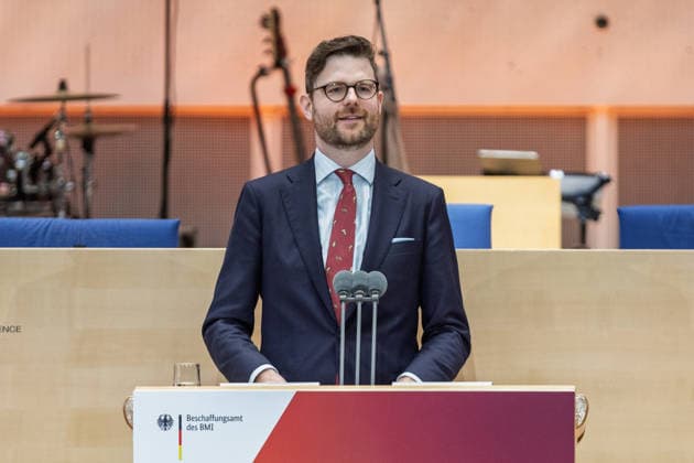 75th anniversary of the Procurement Office of the Federal Ministry of the Interior in Bonn Speech by State Secretary Sebastian WÜSTE Celebration of the 75th anniversary of the Procurement Office of the Federal Ministry of the Interior in the former plenary chamber of the German Bundestag, which is now part o Copyright: xMarcxJohnx