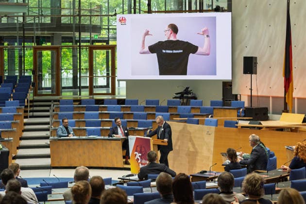 Ceremony 75 years of the Procurement Office of the BMI in Bonn Speech President of the Procurement Office Dr. Alexander EISVOGEL Ceremony to mark the 75th anniversary of the Procurement Office of the BMI in the former plenary chamber of the German Bundestag, which is now part of the World Conference Center Copyright: xMarcxJohnx