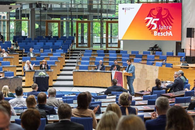 Ceremony 75 years of the Procurement Office of the BMI in Bonn Speech by Lord Mayor of Bonn Guido DEUS CDU Ceremony to mark the 75th anniversary of the Procurement Office of the BMI in the former plenary chamber of the German Bundestag, which is now part of the World Conference Center Bonn The Procure Copyright: xMarcxJohnx