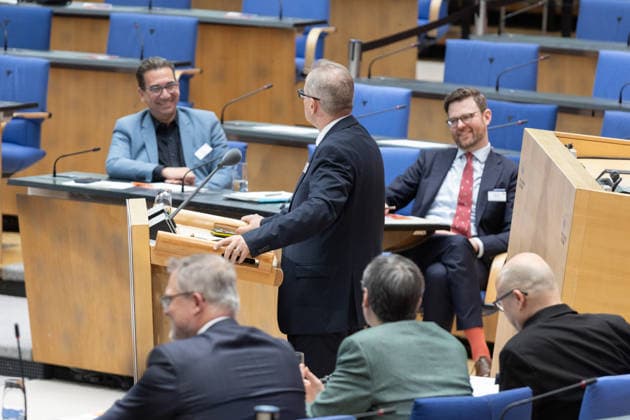 Ceremony 75 years of the Procurement Office of the BMI in Bonn Speech President of the Procurement Office Dr. Alexander EISVOGEL Ceremony to mark the 75th anniversary of the Procurement Office of the BMI in the former plenary chamber of the German Bundestag, which is now part of the World Conference Center Copyright: xMarcxJohnx